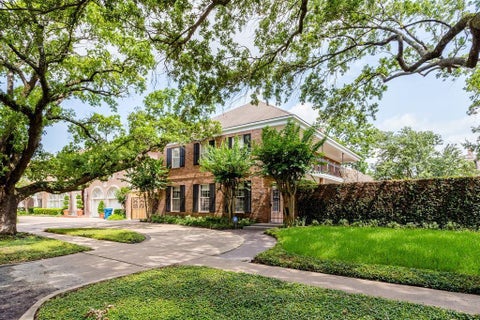Photo of 3822 Overbrook Lane, Houston, TX 77027 (MLS # 41474440)