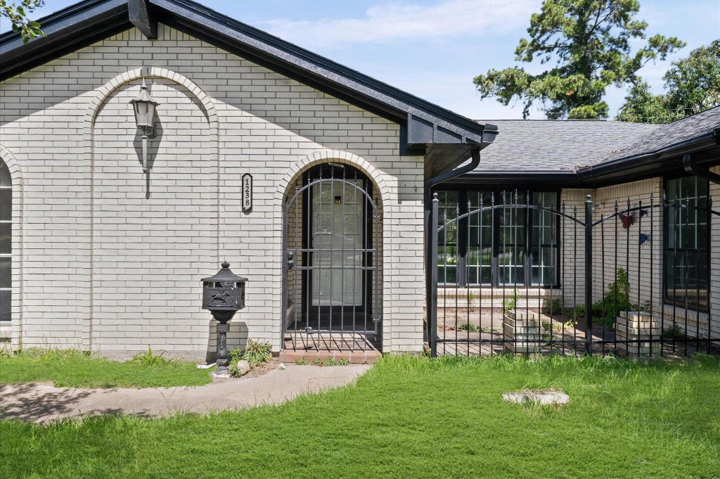 Photo of 1238 Del Norte Street, Houston, TX 77018 (MLS # 78464894)