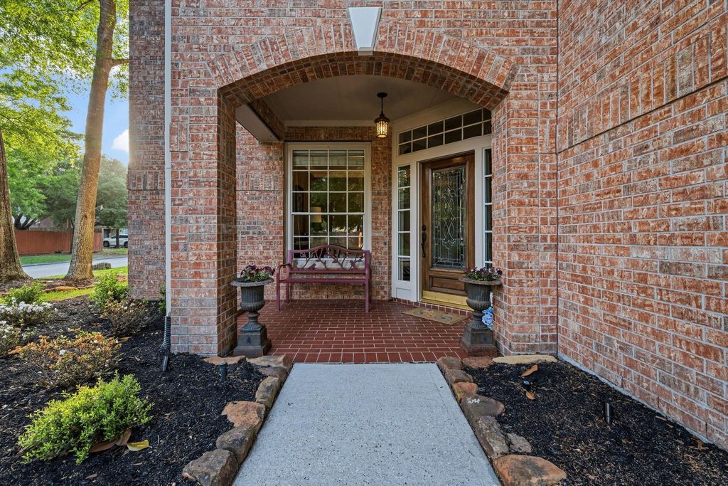 Photo of 2439 Riverway Oak Drive, Kingwood, TX 77345 (MLS # 98881863)