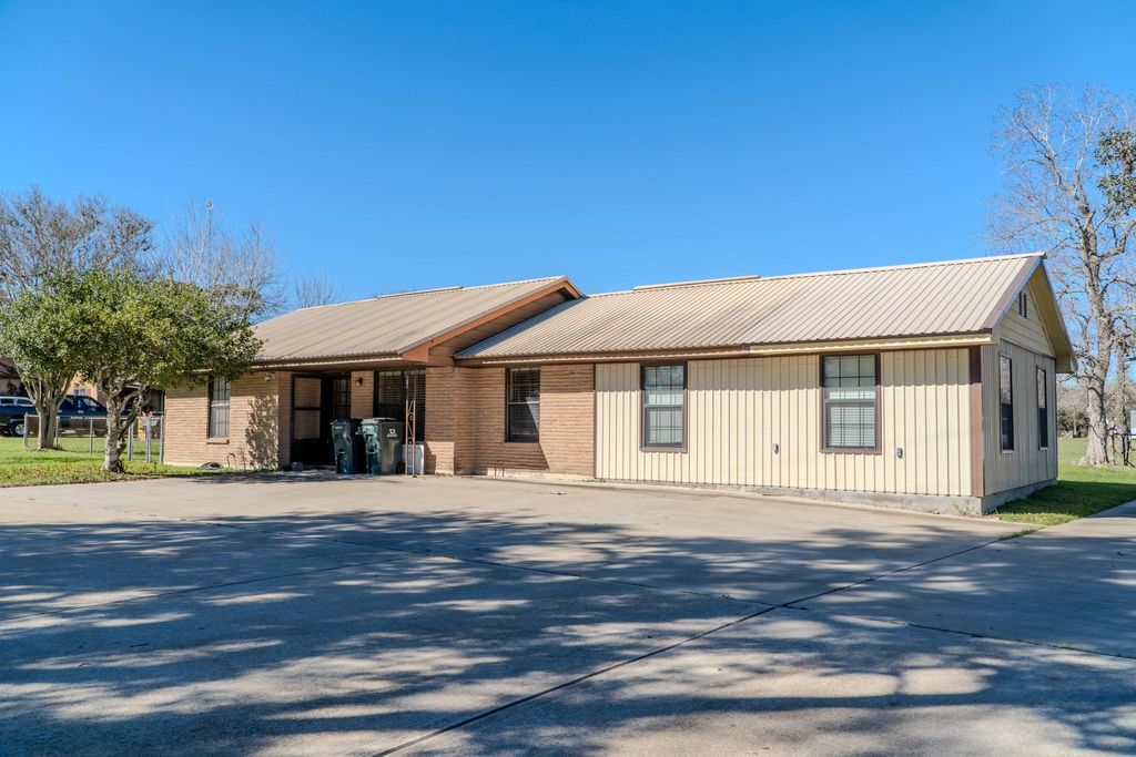 Photo of 4959 Highway 90, Alleyton, TX 78935 (MLS # 97089919)