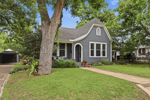Homes For Sale - 601 Gay Hill Street<br/> Brenham, TX 77833