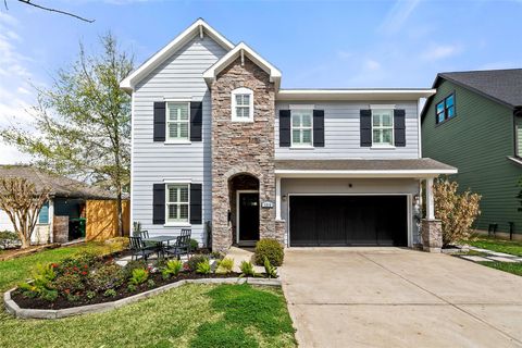 Homes For Sale - 1316 Woodcrest Drive<br/> Houston, TX 77018