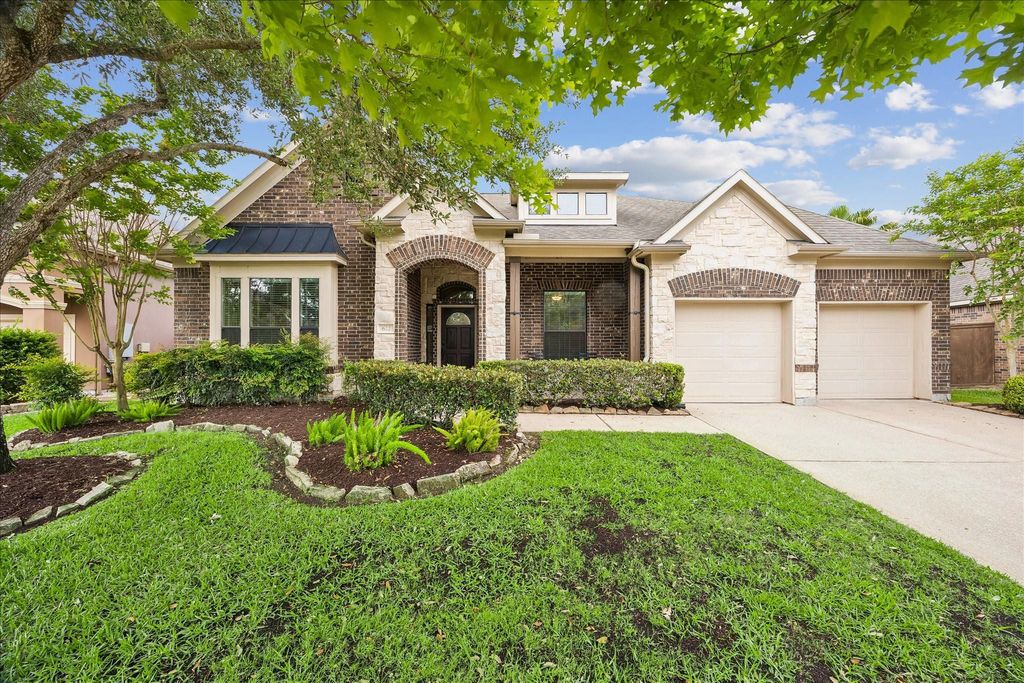 Photo of 622 W Fork, Webster, TX 77598 (MLS # 76419023)