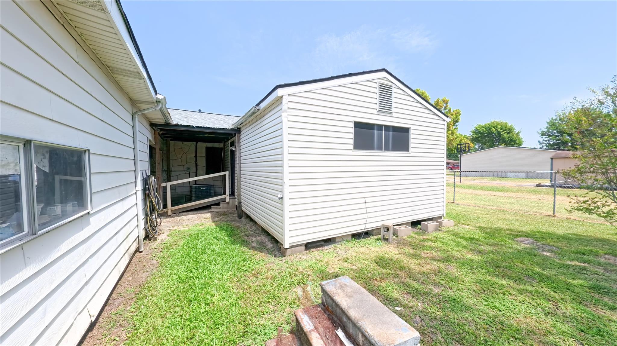 2116 Allen Lane
