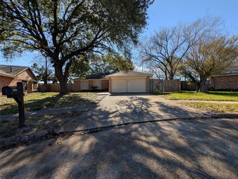 Photo of 3435 Creek Grove Drive, Houston, TX 77066 (MLS # 13750717)