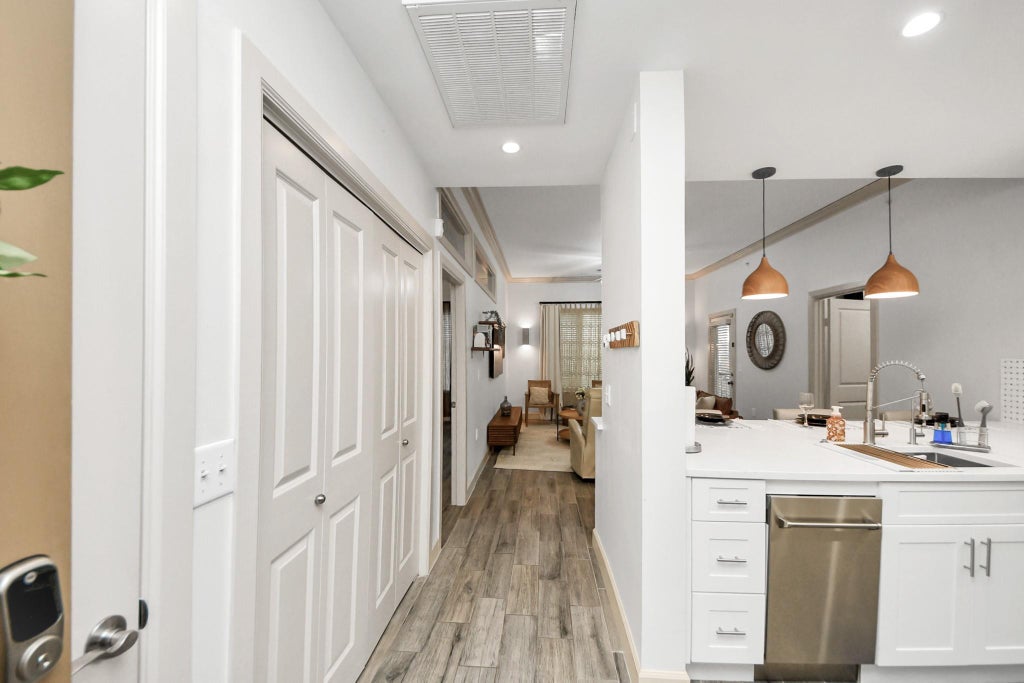 Photo of 1900 Genesee Street #204, Houston, TX 77006 (MLS # 36135431)