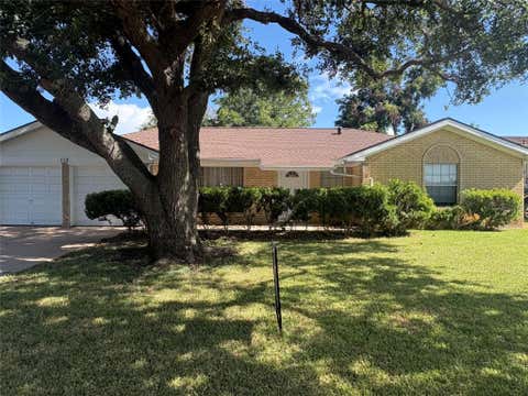 Photo of 118 Honeysuckle Street, Lake Jackson, TX 77566 (MLS # 84566537)