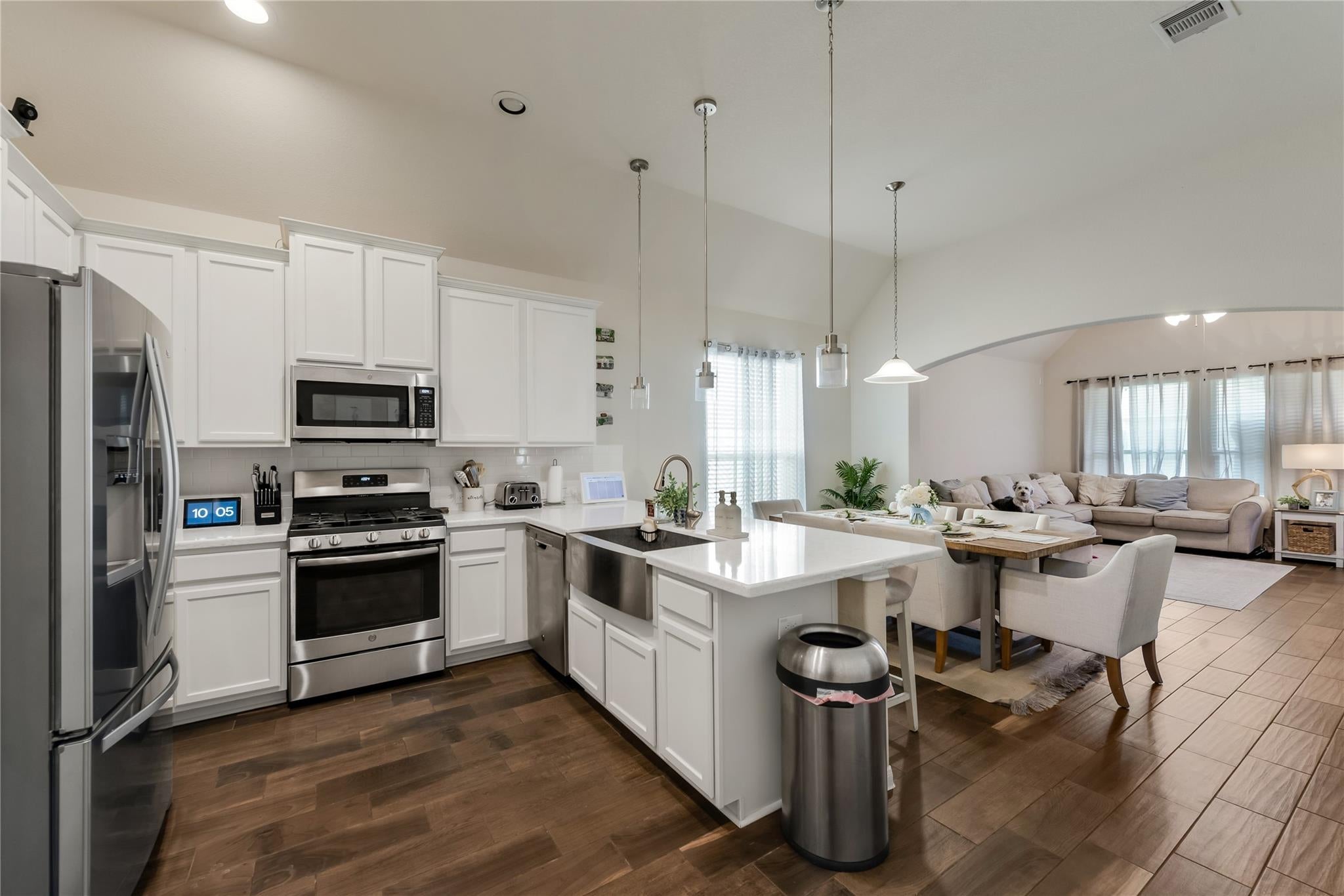2726 Painted Sunrise Trail