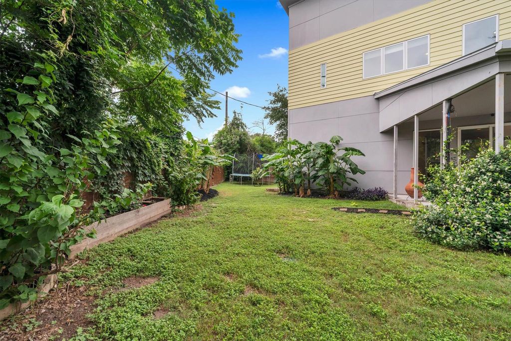 Photo of 1310 Du Lock Ln Lane, Houston, TX 77055 (MLS # 20018651)
