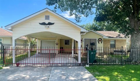 Photo of 3509 Ramsey Drive, Pasadena, TX 77503 (MLS # 43811192)