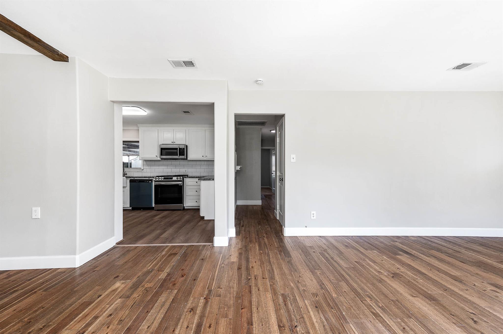 1033 S Booth Lane