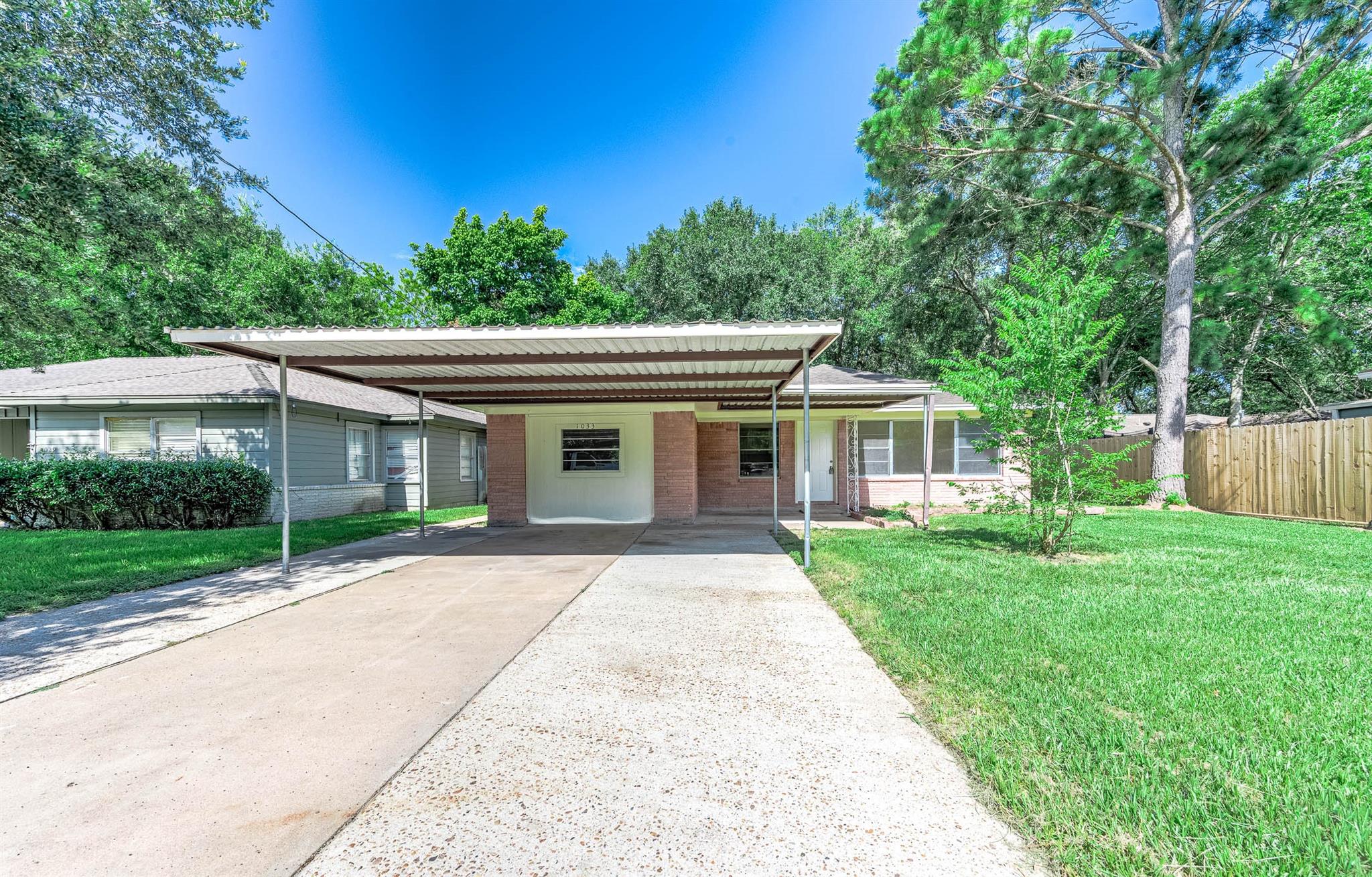 1033 S Booth Lane