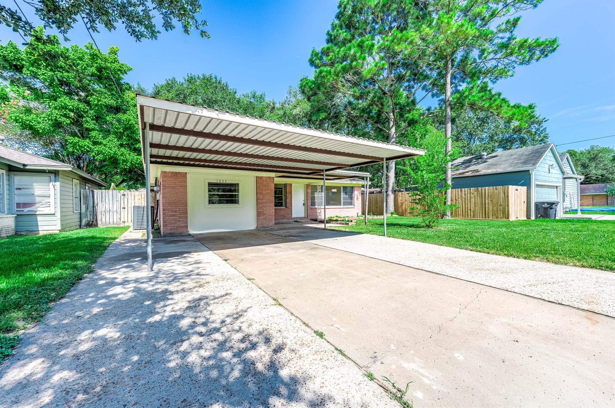 1033 S Booth Lane