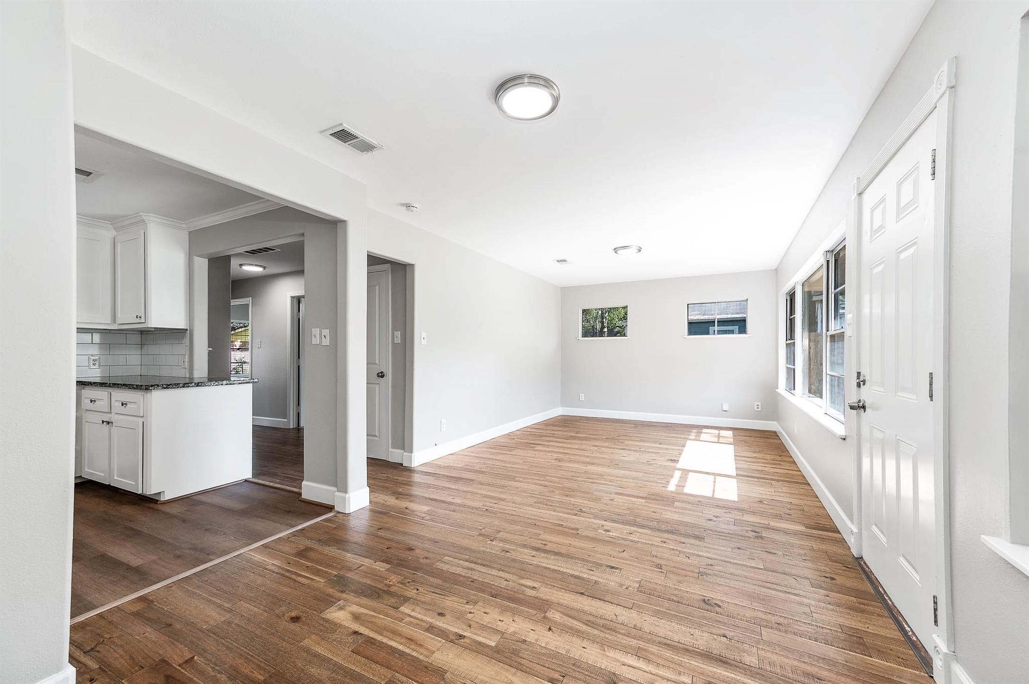 1033 S Booth Lane
