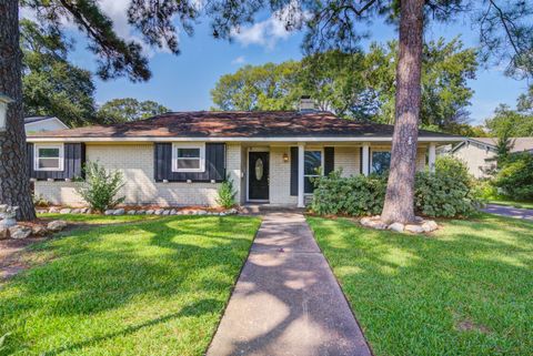 18222 Point Lookout Drive Nassau Bay TX 77058