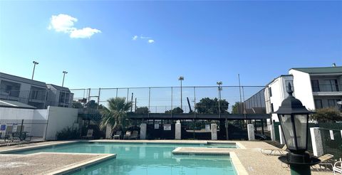Photo of 2824 S Bartell Drive, Houston, TX 77054 (MLS # 66327019)