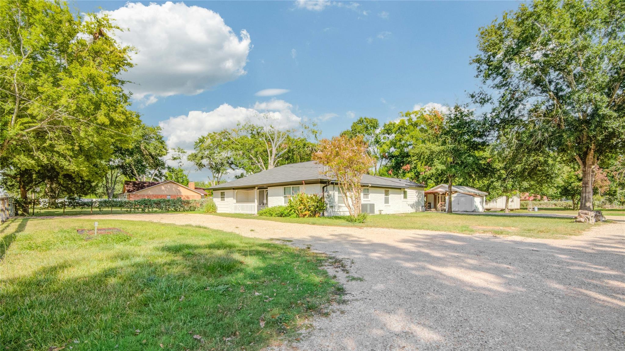 25203 Lakeview Road