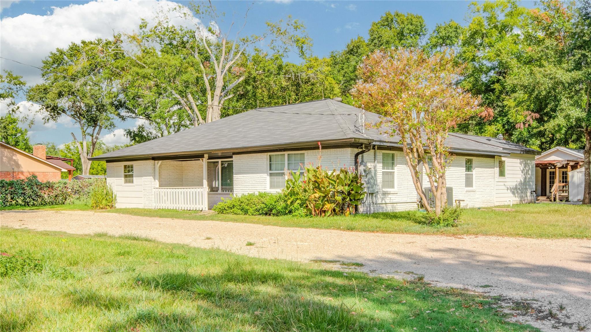 25203 Lakeview Road