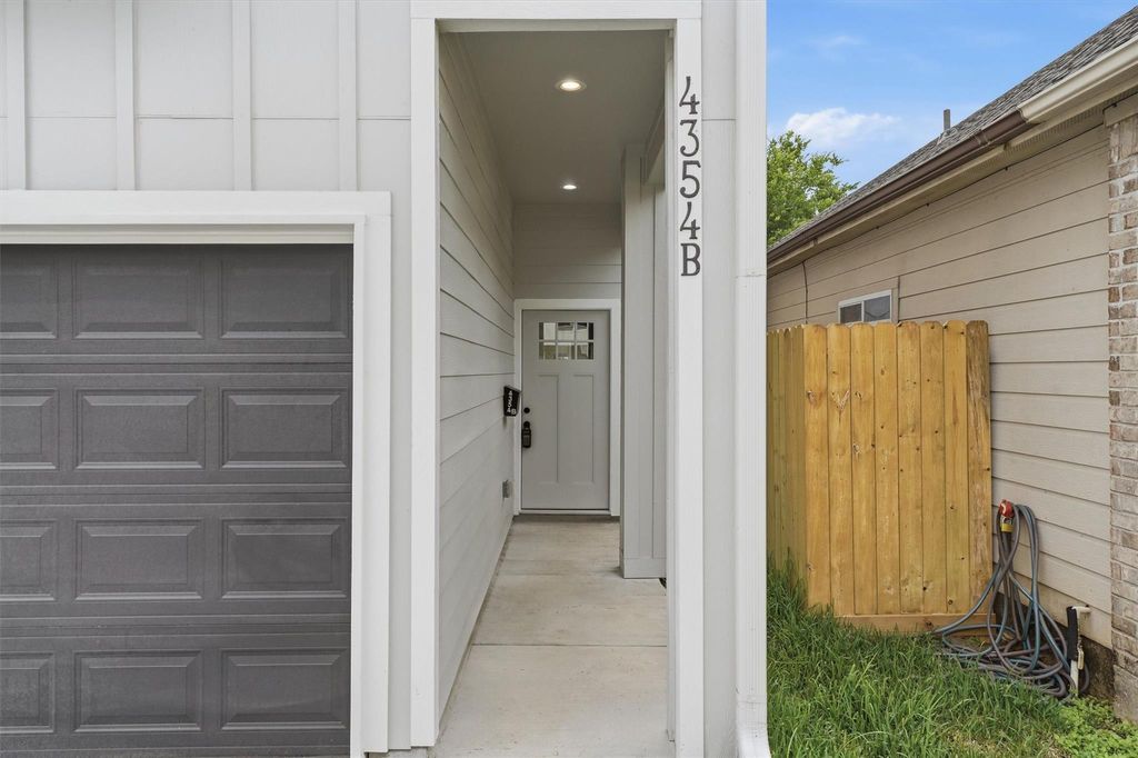 Photo of 4354 Clover Street #B, Houston, TX 77051 (MLS # 77665864)