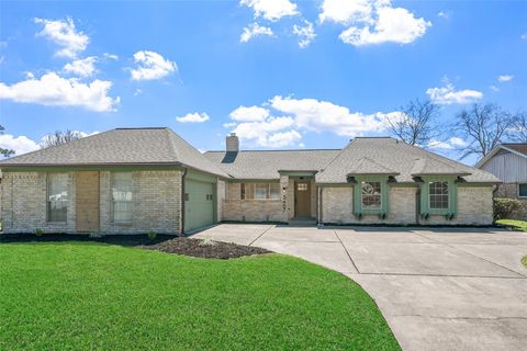 Photo of 5607 Arncliffe Drive, Houston, TX 77088 (MLS # 33263779)