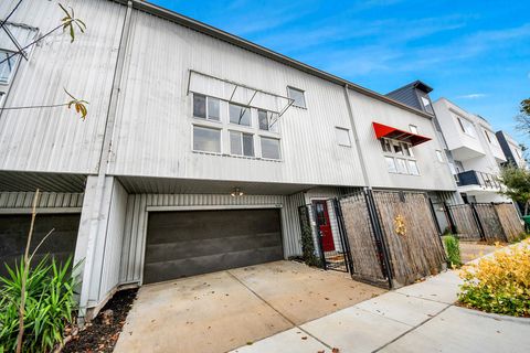 Tiny photo for 1428 Bailey Street, Houston, TX 77019 (MLS # 14109846)