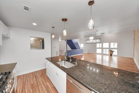 Tiny photo for 1428 Bailey Street, Houston, TX 77019 (MLS # 14109846)