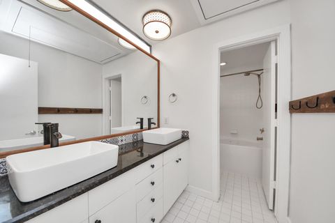 Tiny photo for 1428 Bailey Street, Houston, TX 77019 (MLS # 14109846)