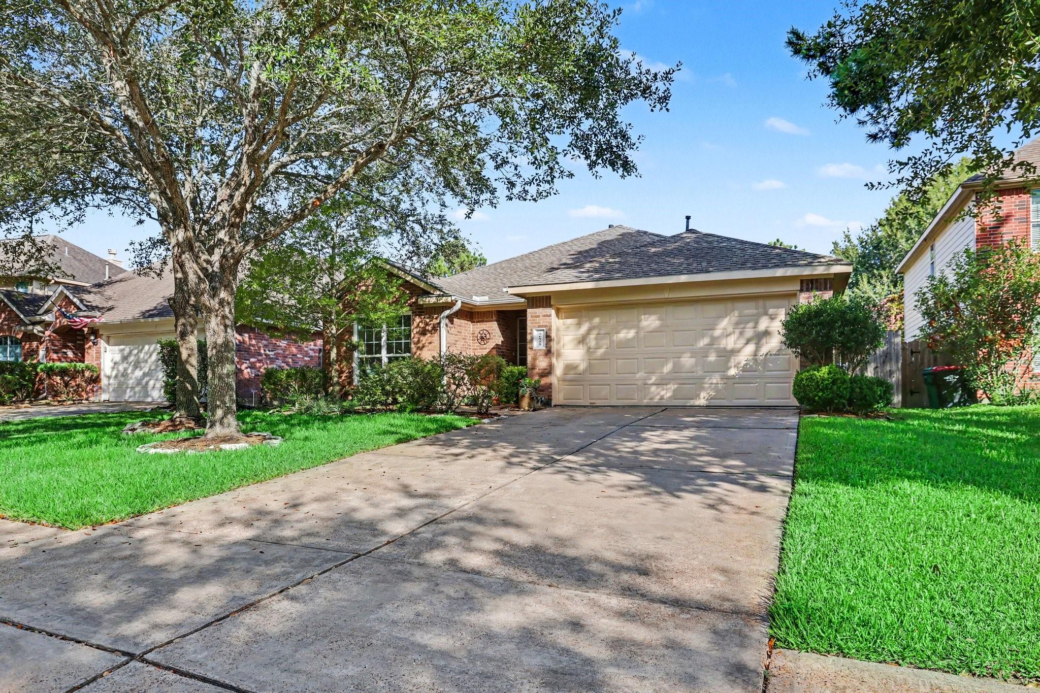 26922 Kingston Glen Lane