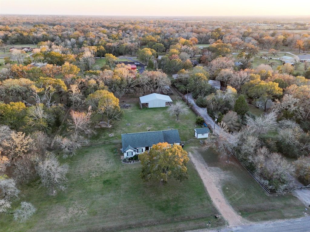 Photo of 118 Pin Oak Lane, Hempstead, TX 77445 (MLS # 79372382)