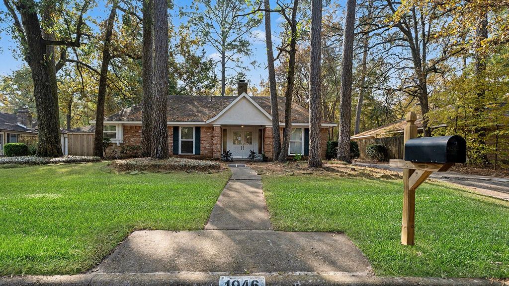 Photo of 1946 Shadow Rock Drive, Houston, TX 77339 (MLS # 34511510)