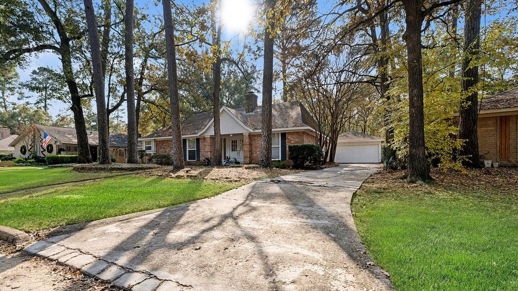 Photo of 1946 Shadow Rock Drive, Houston, TX 77339 (MLS # 34511510)