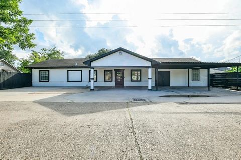 910 11th Street South Houston TX 77587