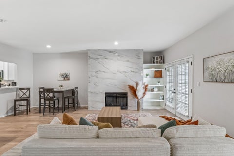Condo For Sale - 4900 Floyd Street #10<br/> Harris County, Houston, TX 77007