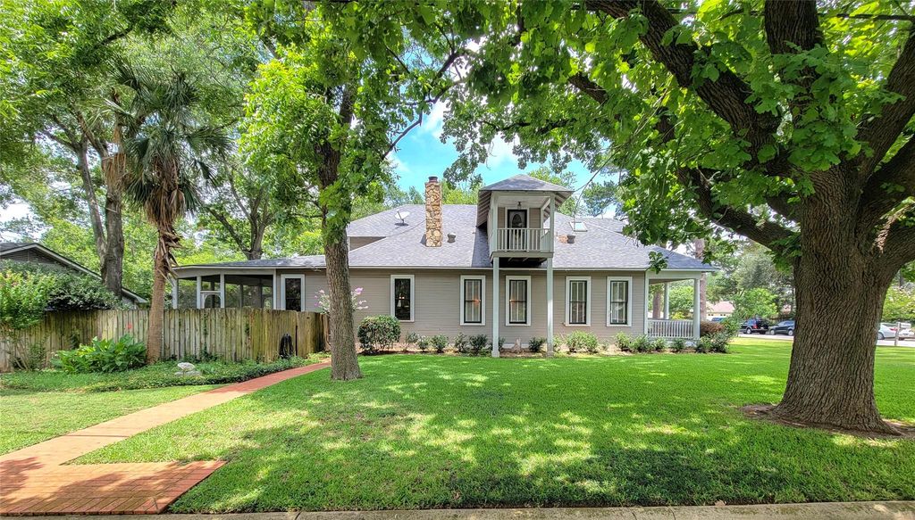 Photo of 1406 Key Street, Brenham, TX 77833 (MLS # 17389104)