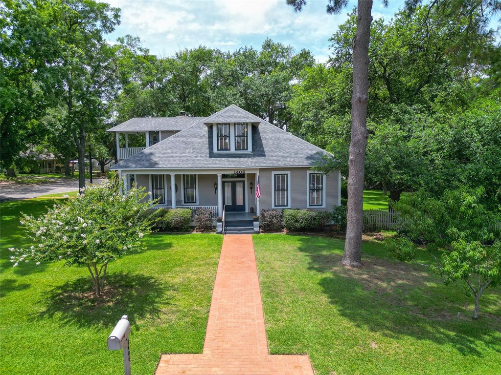 Photo of 1406 Key Street, Brenham, TX 77833 (MLS # 17389104)