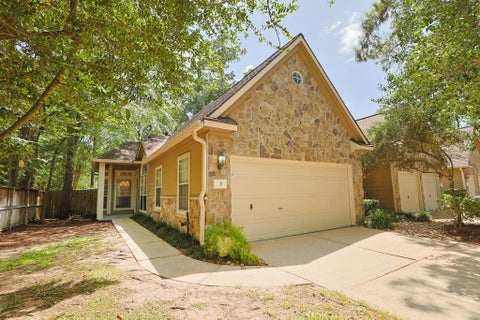 Photo of 3 Harvest Wind Place, The Woodlands, TX 77382 (MLS # 82822497)