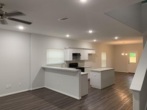 Tiny photo for 8229 Madera Road #B, Houston, TX 77078 (MLS # 60491119)