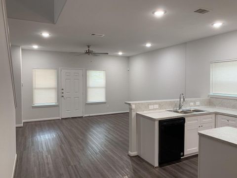 Tiny photo for 8229 Madera Road #B, Houston, TX 77078 (MLS # 60491119)