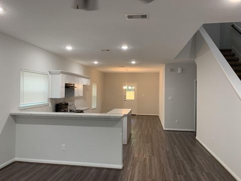 Tiny photo for 8229 Madera Road #B, Houston, TX 77078 (MLS # 60491119)