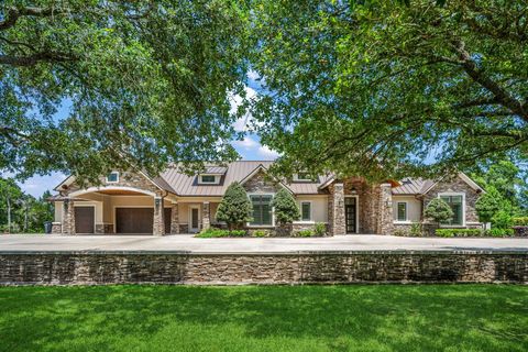 Photo of 5106 Bayou Boulevard, Baytown, TX 77521 (MLS # 98050335)