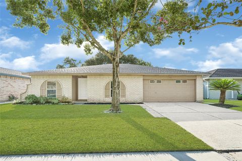 Photo of 206 Sweetgum Street, League City, TX 77573 (MLS # 11202108)