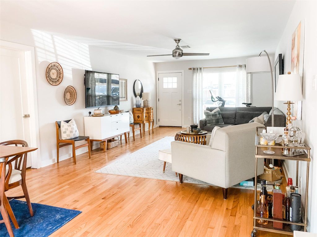 Photo of 5546 Pagewood Ln, Houston, TX 77056 (MLS # 93628874)