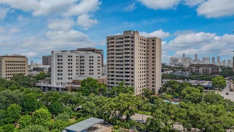 Condo For Sale - 1400 Hermann Drive #5A<br/> Houston, TX 77004