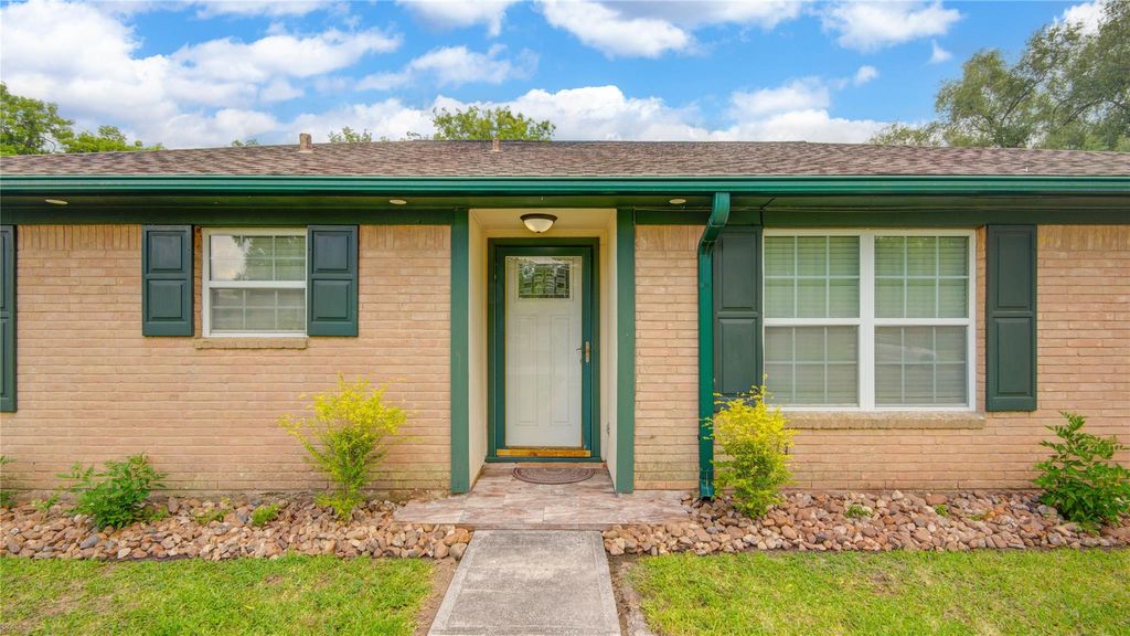 Photo of 1461 Camellia Drive, Sweeny, TX 77480 (MLS # 87571236)
