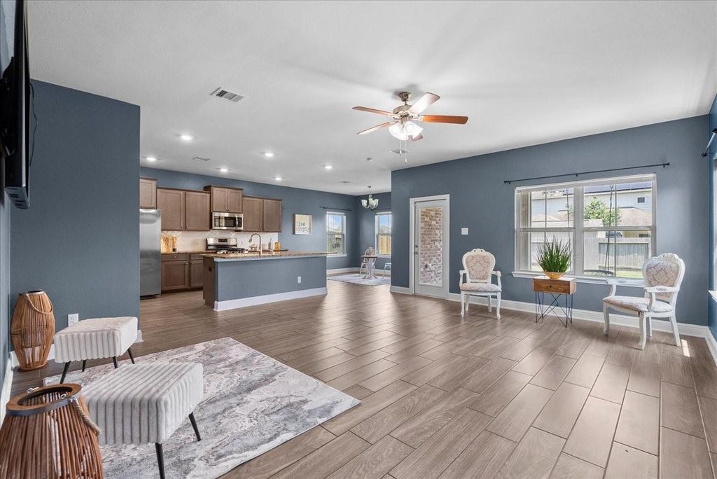 Photo of 4207 W Bayou Maison Circle, Dickinson, TX 77539 (MLS # 44401028)