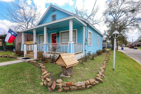 Photo of 602 Higgins Street, Humble, TX 77338 (MLS # 89395730)