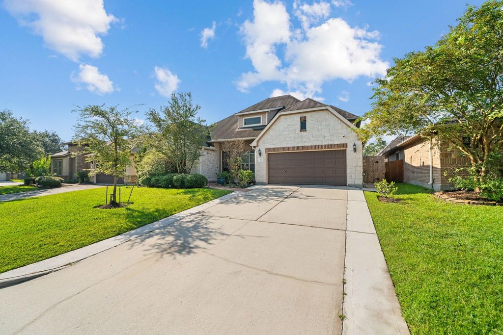 Photo of 107 Bella Sole, Shenandoah, TX 77381 (MLS # 6621707)