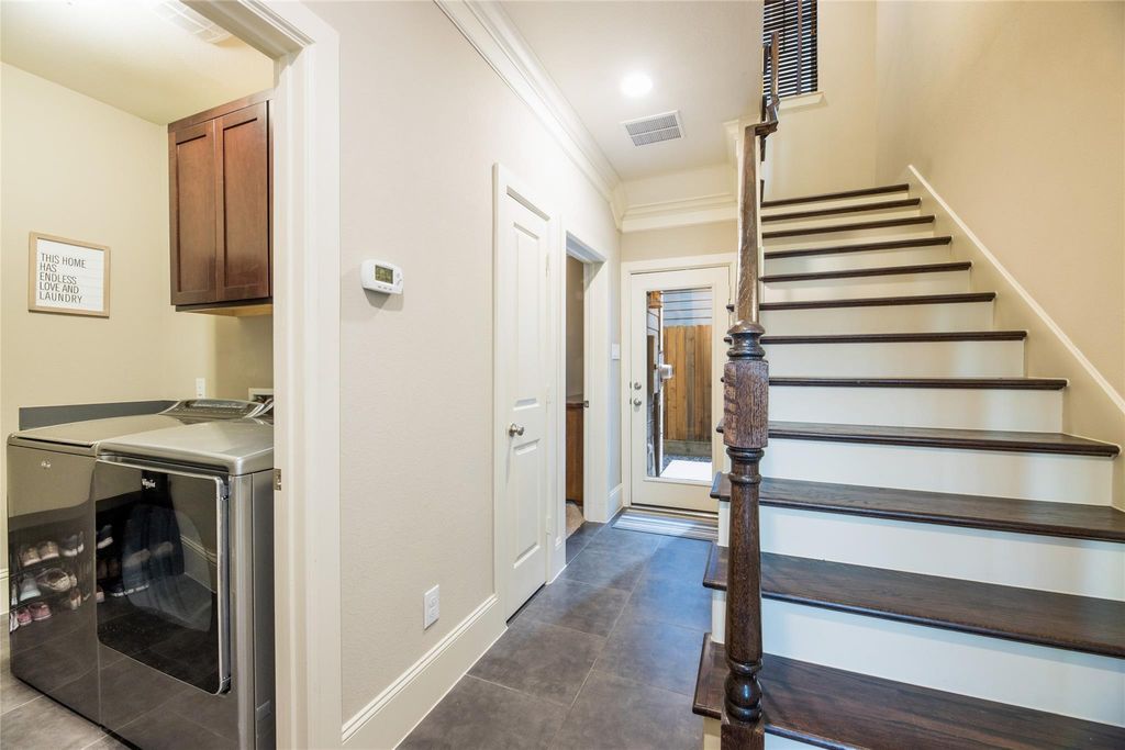 Photo of 769 Waverly Street, Houston, TX 77007 (MLS # 70068245)