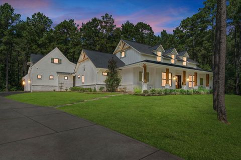 Photo of 126 Fluorite Court, Huntsville, TX 77340 (MLS # 66871440)