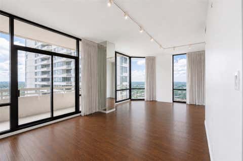 Photo of 14 Greenway Plaza #19P, Houston, TX 77046 (MLS # 69644320)